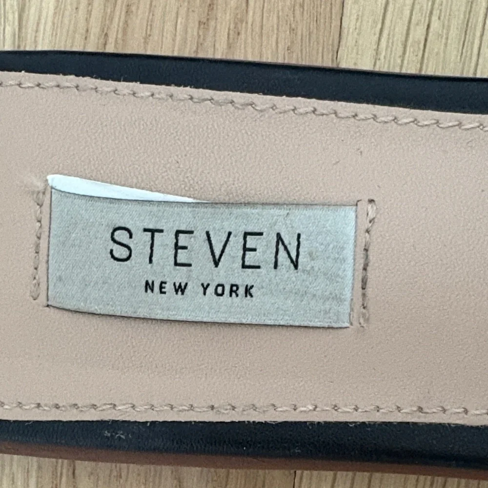 Steven by Steve Madden Black Leather Slide Sandals - Picture 2 of 5